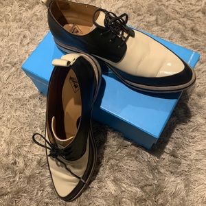 Fluevog Carla black & cream lace up leather derby